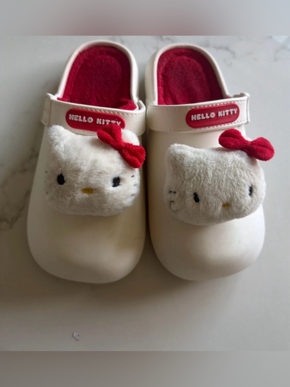 Hello Kitty white Clog Sandals Red Bow Plush Face Back Strap 10โ insole